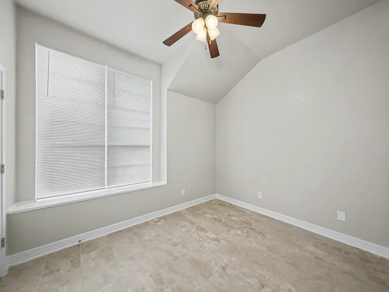 2502 Eastwood Dr — Photo 19