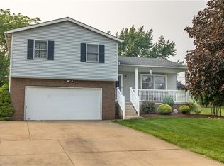 8171 Turquoise Ave NE, Canton, OH 44721