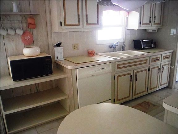 5th image of 46 Beaver Dam Ct #48