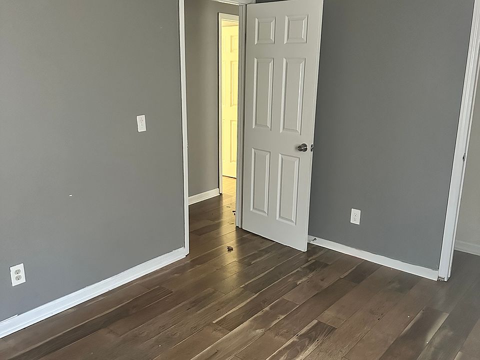 1st image of 104 E Caroline St #104