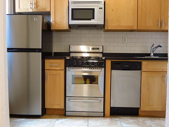 2nd image of 230 E 78th St APT 27