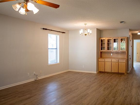 4th image of 119 Azalea Dr