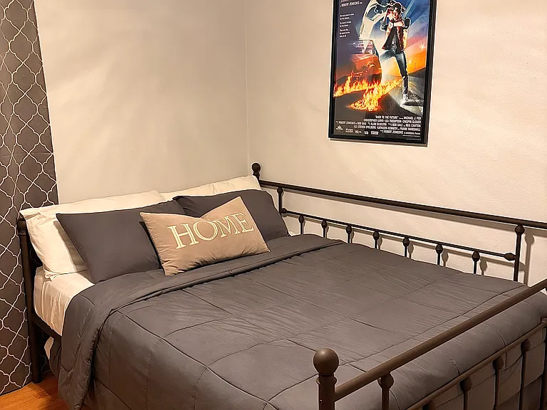 DAY BED. QUEEN OVER QUEEN.