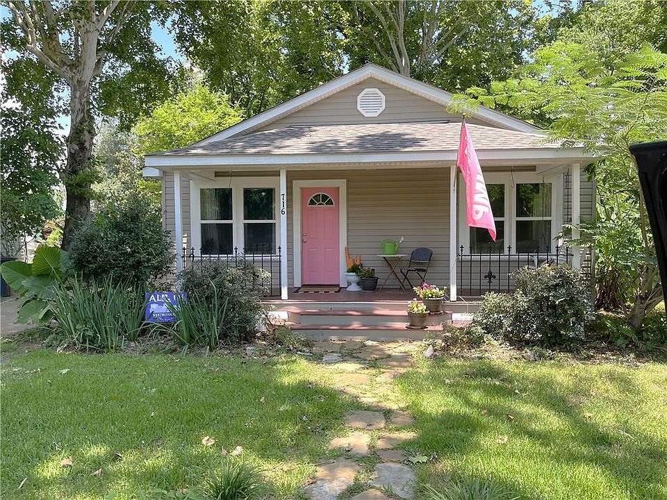 1st image of 716 Saint Maurice Ln