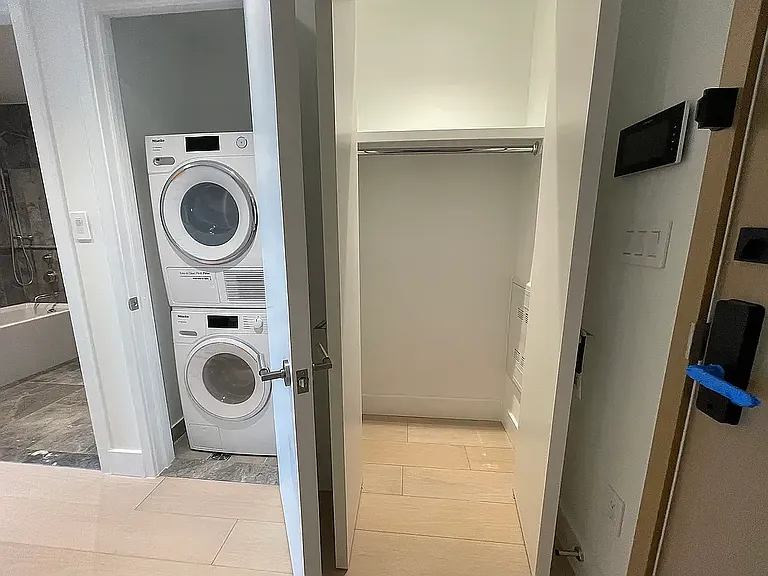 208 Delancey St #5G — Photo 12