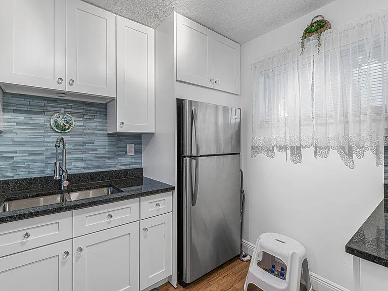 2855 S Garden Dr #211 — Photo 5
