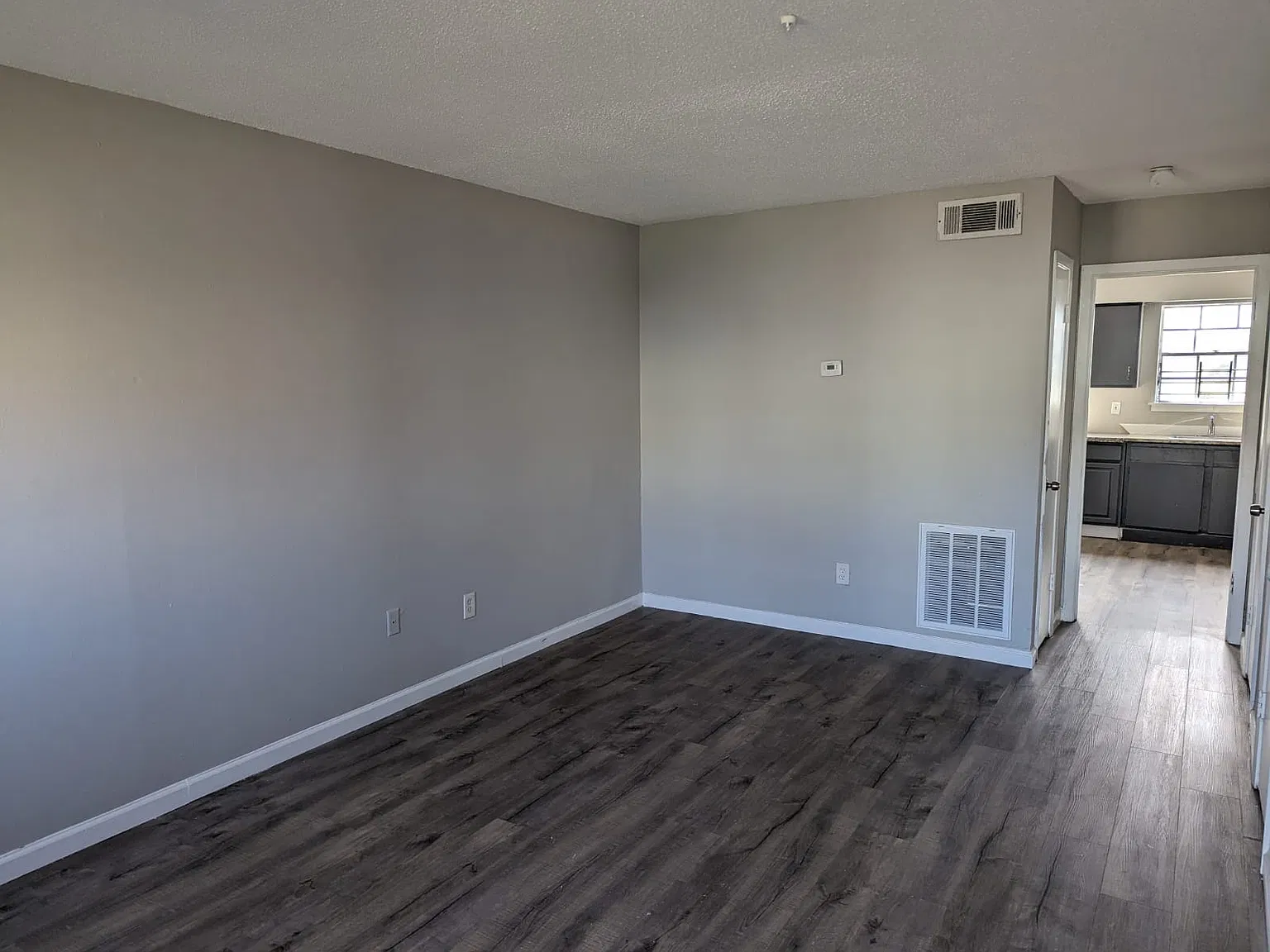 2 bed, 1.5 bath, $1,250 — Photo 2