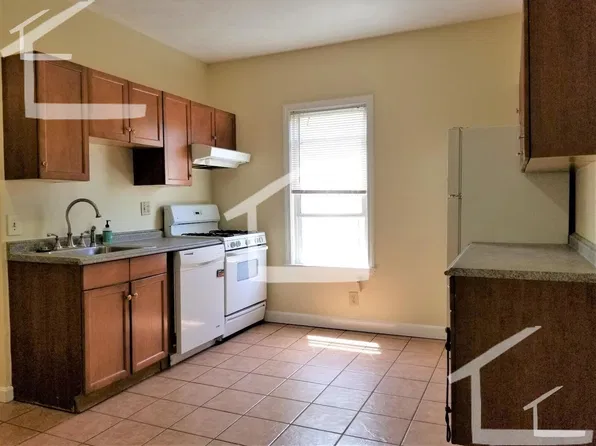 36 Pratt St, Allston, MA