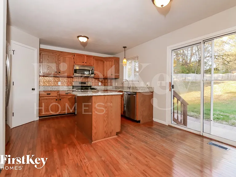 994 Sunset Farms Ct — Photo 5
