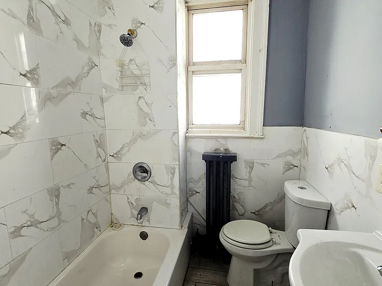 225 Lembeck Ave #1A — Photo 7
