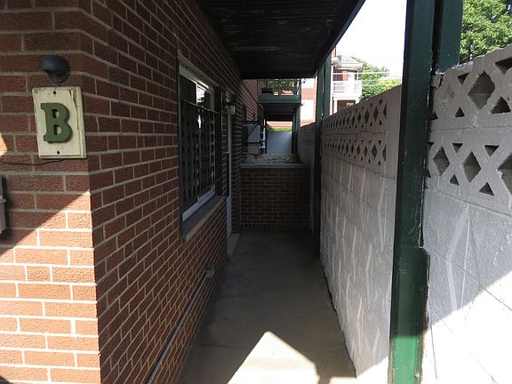 4th image of 22 Wilson Ave #B