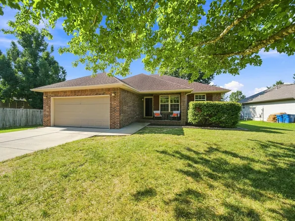 1004 Glen Oaks Drive, Nixa, MO 65714