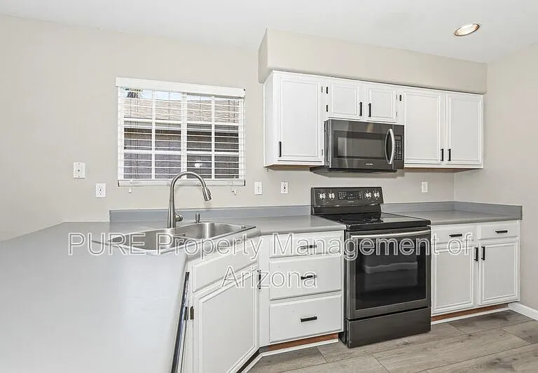 2638 N Saffron Cir — Photo 8