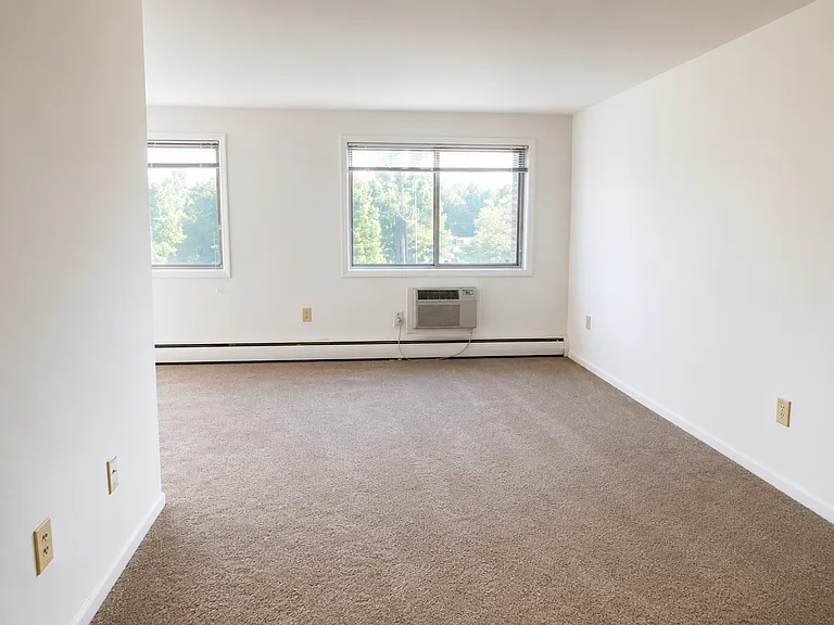 Foxhall Terrace — Photo 83