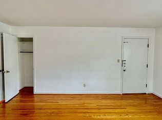 2912 Madison Road, Cincinnati, OH 45209