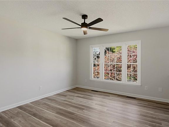4th image of 135 Sedgewick Ridge Ct