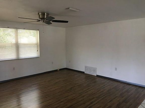 4th image of 7326 Cass Cir