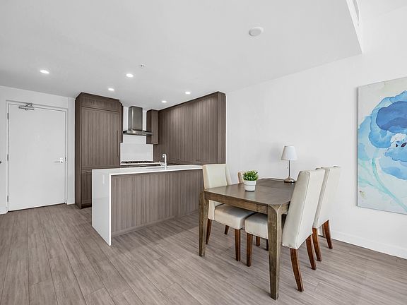 5th image of 2351 Beta Ave #Townhouse 302