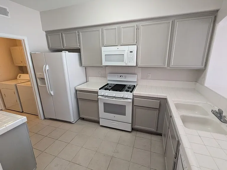 9901 Trailwood Dr #1022 — Photo 9