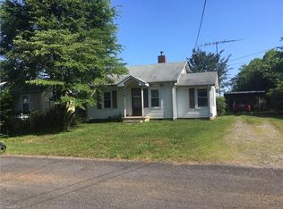 204 Brookside Dr, Lexington, NC 27295