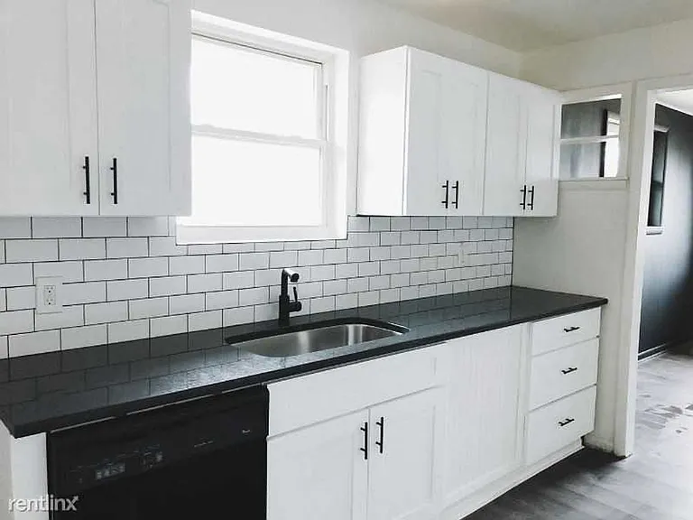 1413 Wheless St #A — Photo 6