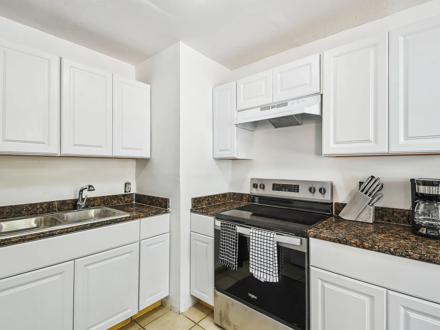 4 bed, 1300 sqft, $750 — Photo 3