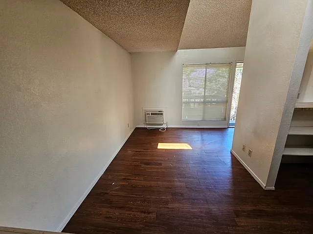 Baywood Apartments — Photo 29