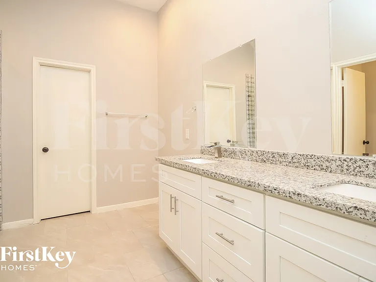 10846 E Linwood Dr — Photo 10