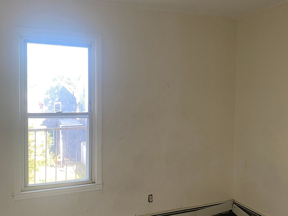1st image of 497 S 18th St APT 4