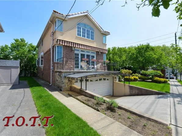 11 Bell Point Dr, Brooklyn, NY 11234