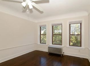 5454 N Campbell Ave #2W, Chicago, IL 60625