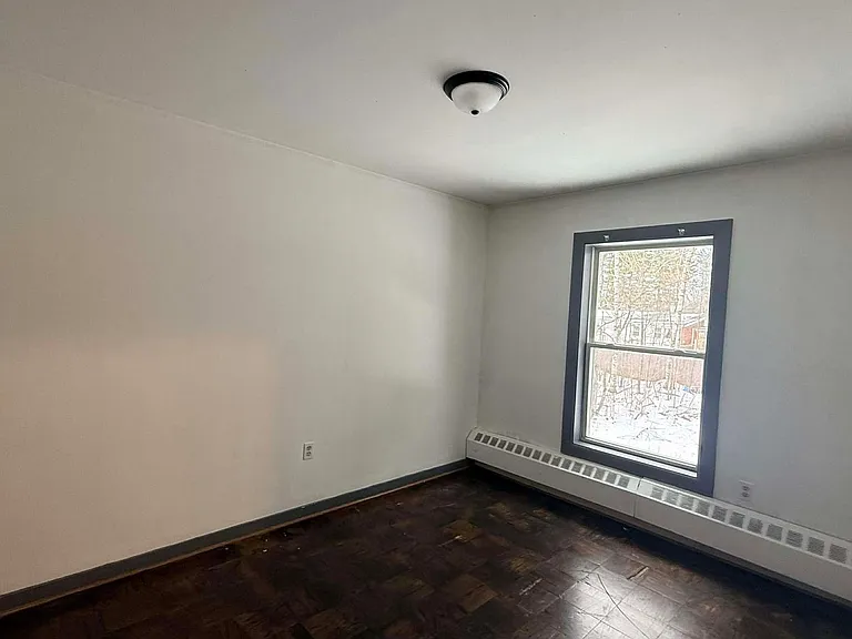 68 Langley St — Photo 7