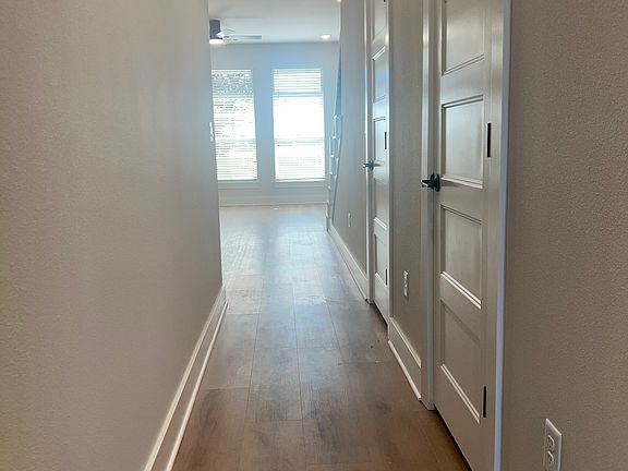 3rd image of 1821 Lapis Ave