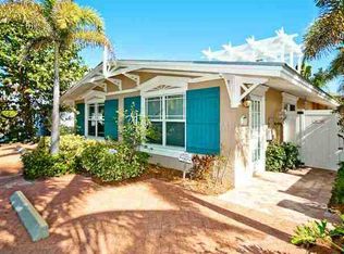 3211 Gulf Dr, Holmes Beach, FL 34217