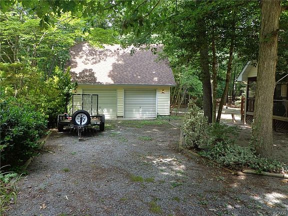 2nd image of 33875 Shawnee Dr