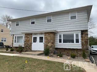 498 Suttons Ln, Edison, NJ 08817