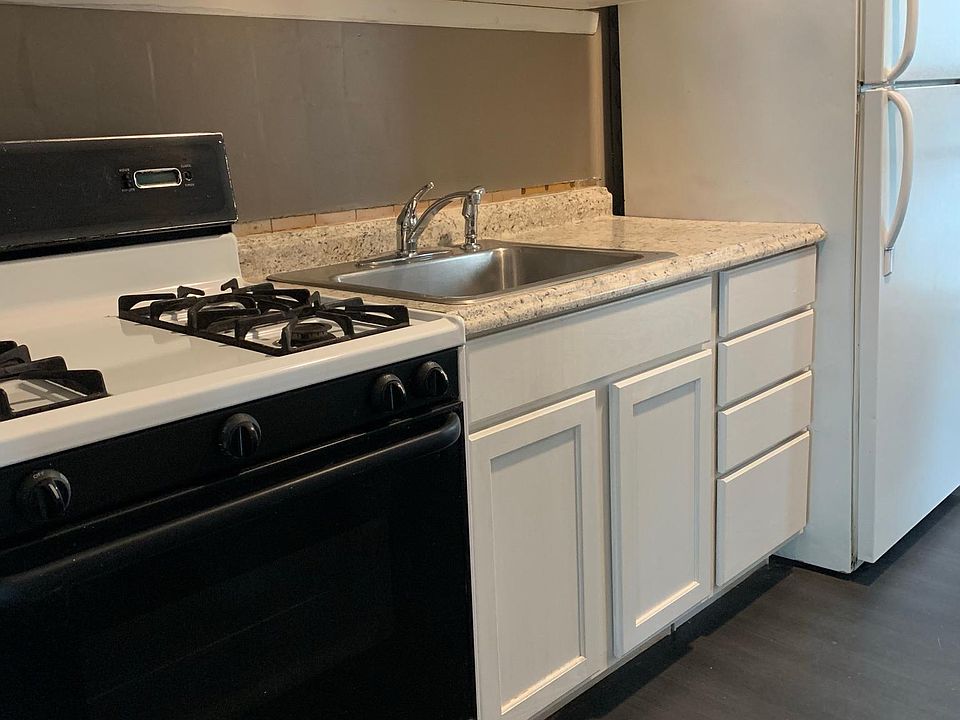 2nd image of 908 N Alvord St APT 2