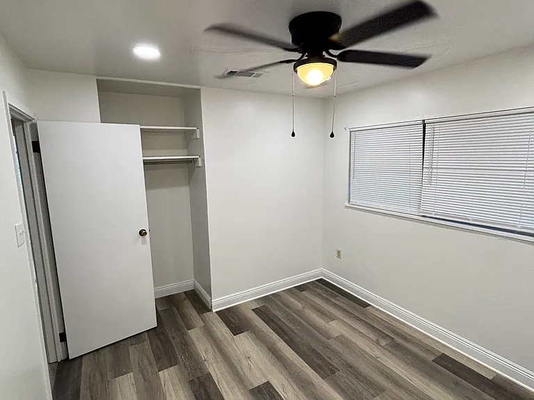 210 Appletree Ln — Photo 5