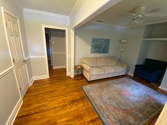 4th image of 363 Savannah Ave #A