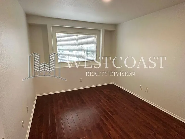 820 Silver Dr — Photo 23