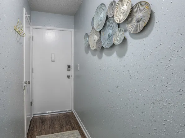 8325 Lowell Ave #6, Overland Park, KS 66212