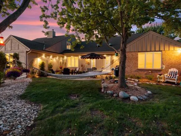 10041 N Holmes COURT, Mequon, WI 53092