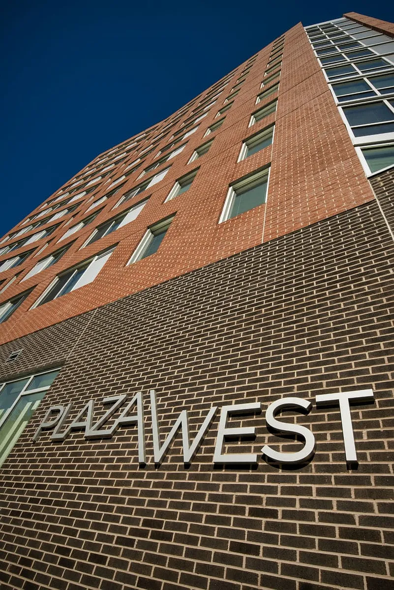 Building Photo - Plaza West
