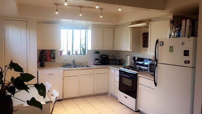 2nd image of 733 Hill St SE #1