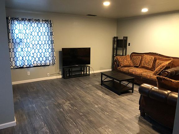 2nd image of 1101 Orchard Pl NW