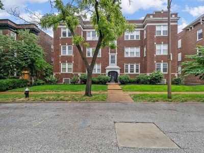 6253 Southwood Ave APT 2W, Clayton, MO, 63105