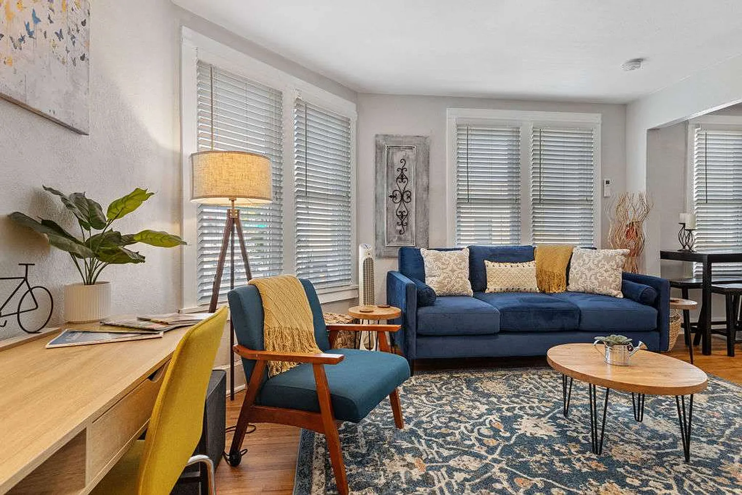 1 bed, 1.0 bath, 290 sqft, $4,192 — Photo 2