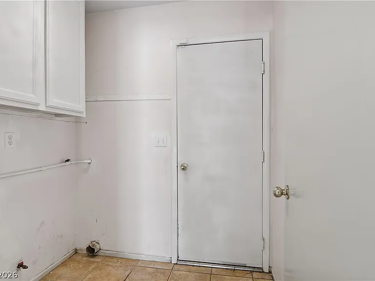 4727 Beaconsfield St — Photo 20