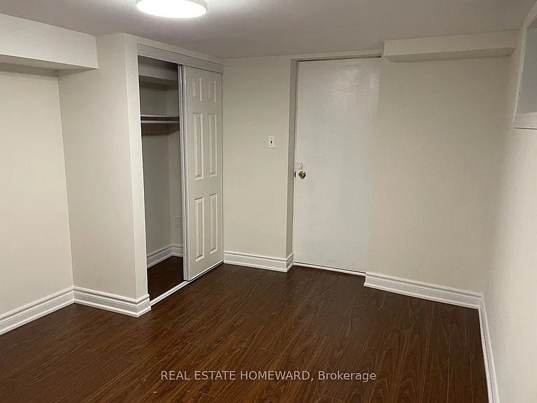 77 Toronto St #LOWER — Photo 18
