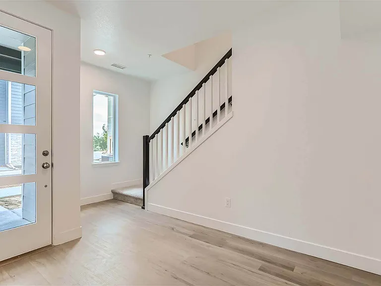 Entry level flex space